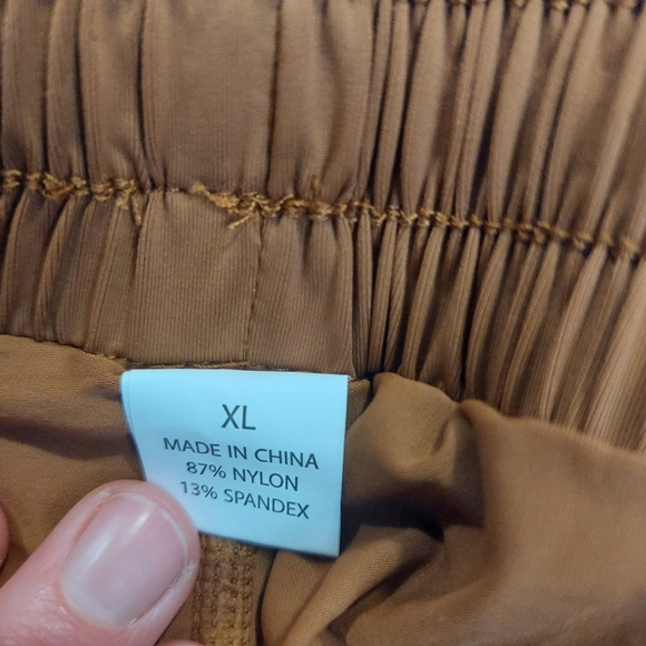 Activewear Set - Picture 3 of 7